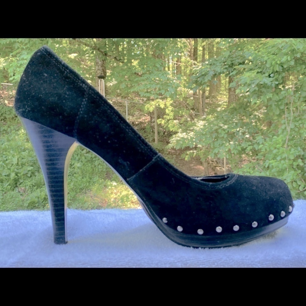 Mossimo Black Suede Platforms With Rivets- Size 9… - image 4